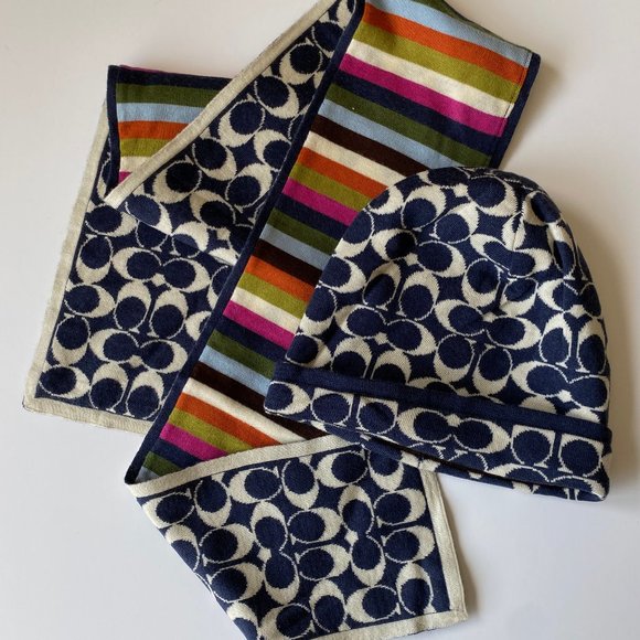 Coach Hat & Scarf Reversible Set - Picture 4 of 5